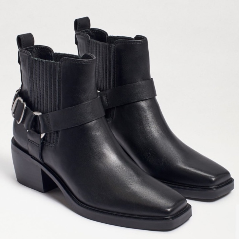 STEVE MADDEN BELLAMIE BOOTIE SIZE: 6